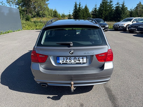 BMW 320d 4 of 5