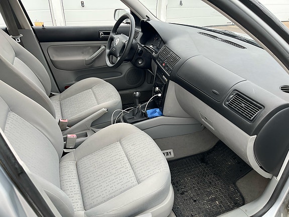 Volkswagen Golf IV 8 of 14