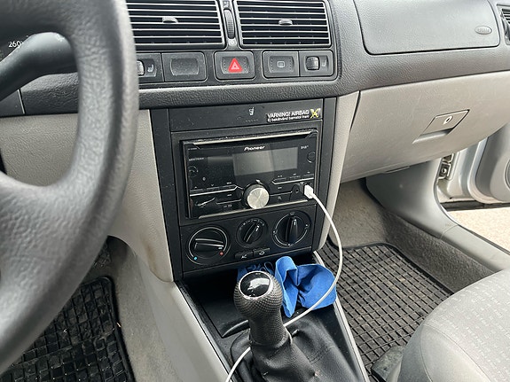 Volkswagen Golf IV 9 of 14