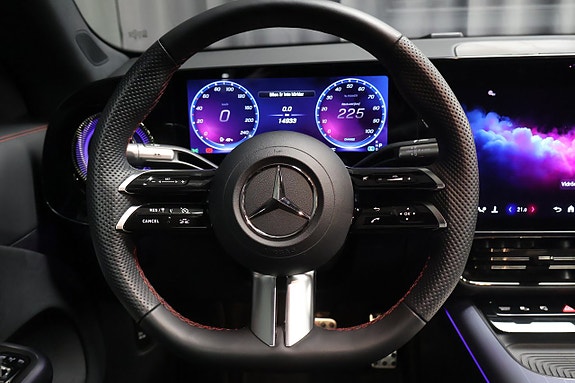 Mercedes-Benz CLA350 16 of 23