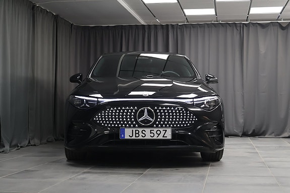 Mercedes-Benz CLA350 3 of 5