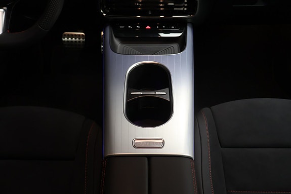 Mercedes-Benz CLA350 19 of 23