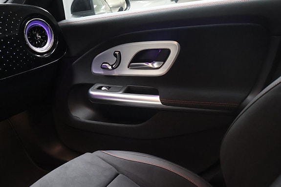 Mercedes-Benz CLA350 21 of 23