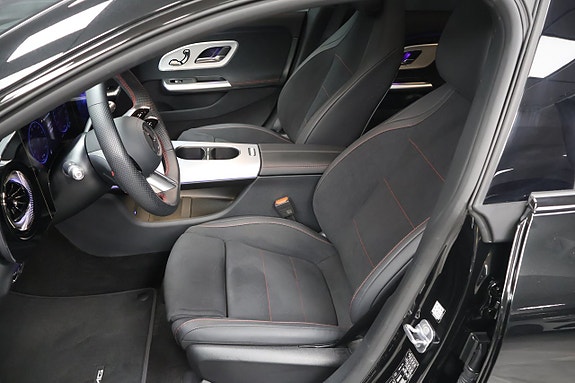 Mercedes-Benz CLA350 10 of 23