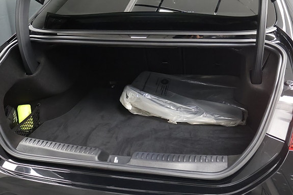 Mercedes-Benz CLA350 12 of 23