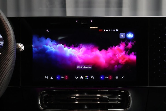 Mercedes-Benz CLA350 17 of 23
