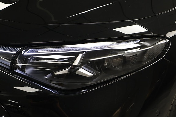 Mercedes-Benz CLA350 8 of 23