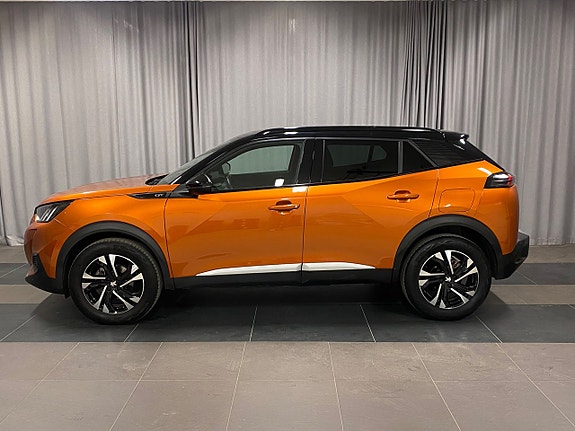 Peugeot 2008 2 of 5
