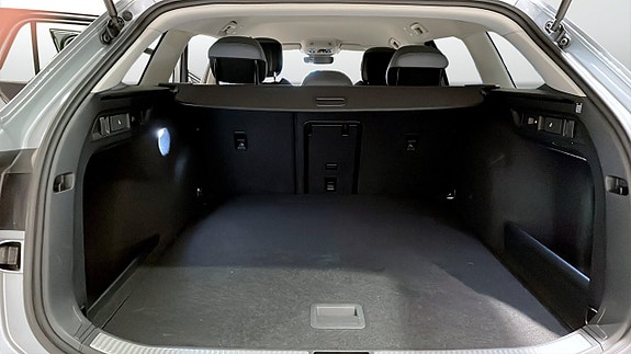Volkswagen Passat 12 of 13