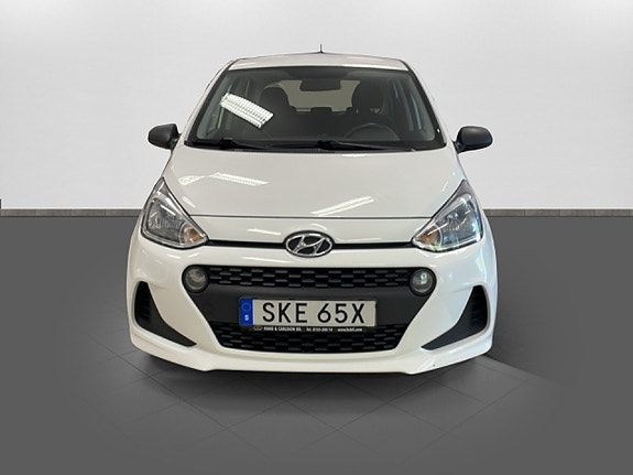 Hyundai i10 2 of 14