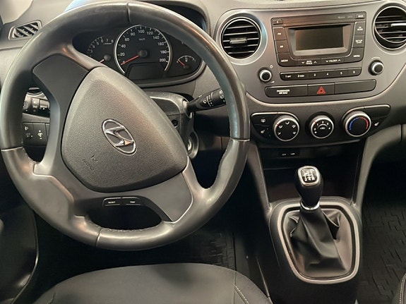 Hyundai i10 7 of 14
