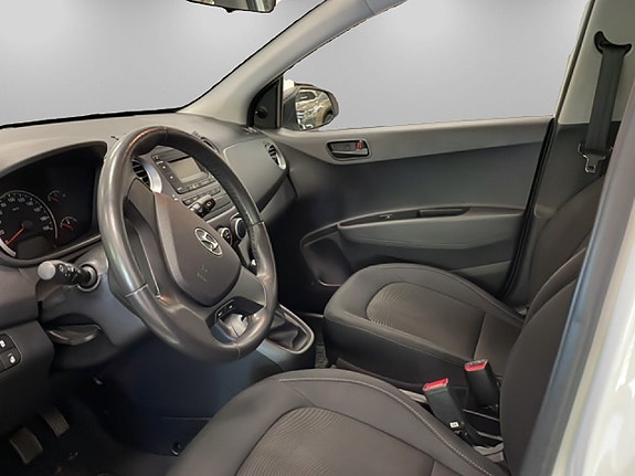 Hyundai i10 8 of 14