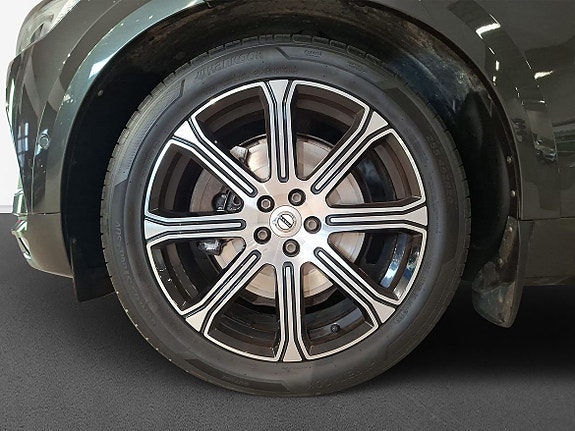 Volvo XC60 5 of 11