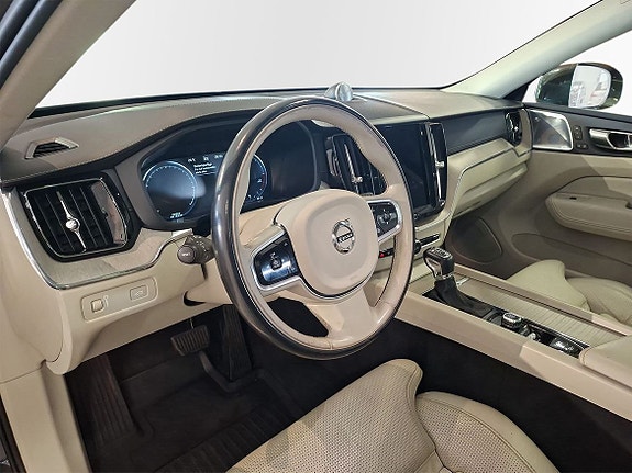Volvo XC60 7 of 11