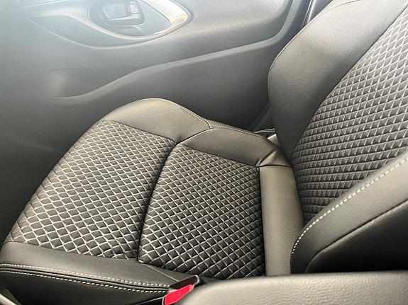 Mazda 2 4 of 5