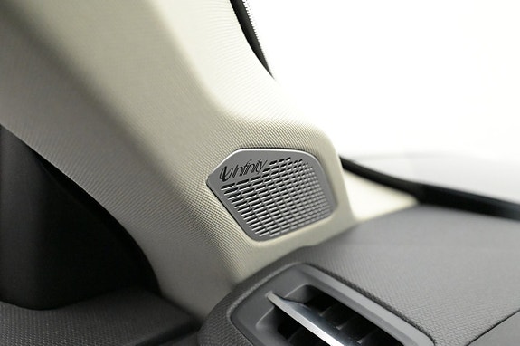 Lynk & Co 01 18 of 27