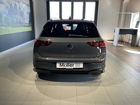 Volkswagen Golf VIII 4 of 21