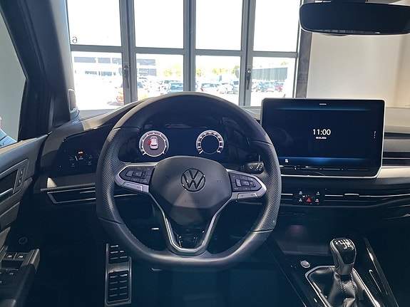Volkswagen Golf VIII 13 of 21