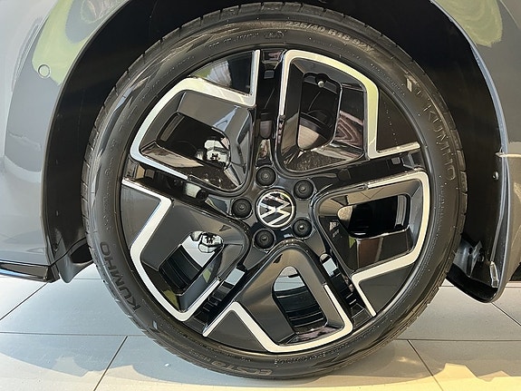 Volkswagen Golf VIII 9 of 21