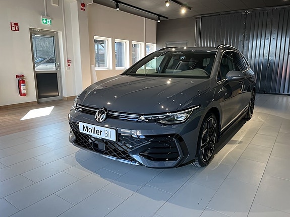 Volkswagen Golf VIII 5 of 26