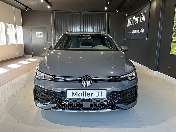 Volkswagen Golf VIII 6 of 26