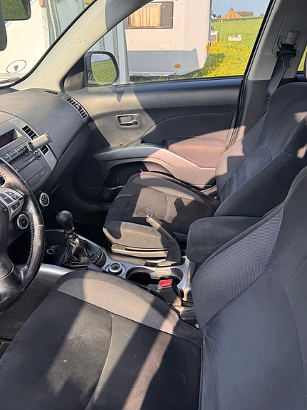 Mitsubishi Outlander 4 of 5