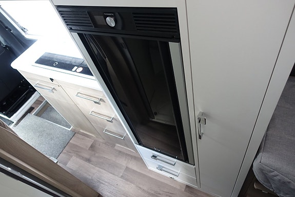 Kabe Travel Master Van 690 LB Dragkrok 2800 Kilo / AC i Bodelen 13 of 19