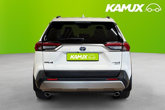 Toyota RAV4 5 of 5