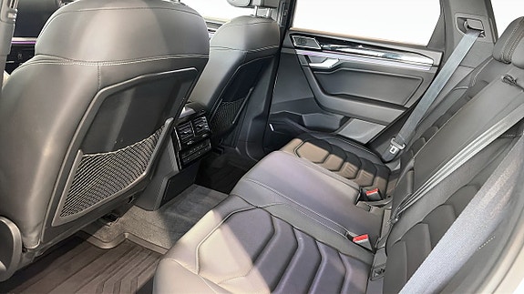 Volkswagen Touareg 13 of 18