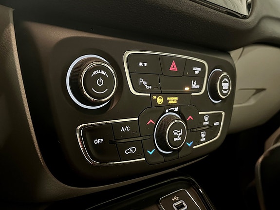 Jeep Compass 15 of 19