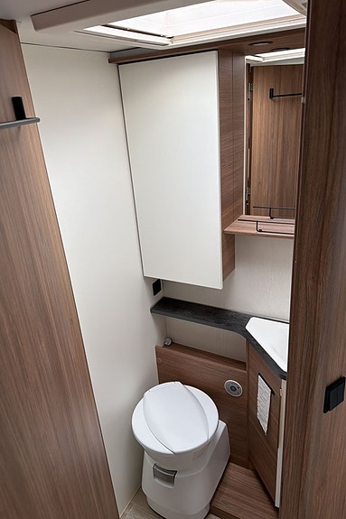 Pilote P740C Queenbed 12 of 15