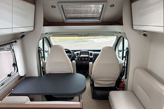 Pilote P740C Queenbed 6 of 15