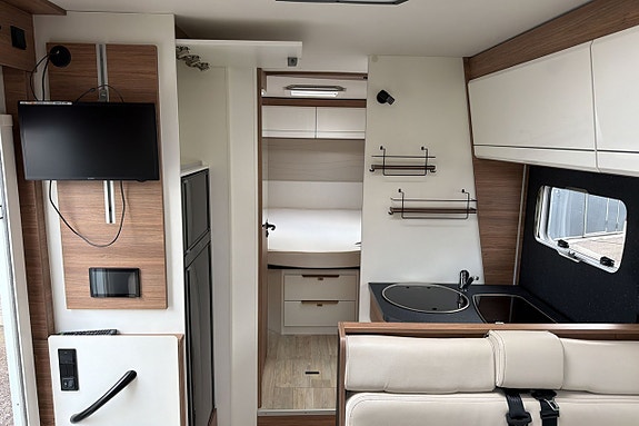 Pilote P740C Queenbed 7 of 15