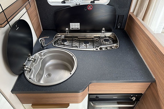 Pilote P740C Queenbed 10 of 15