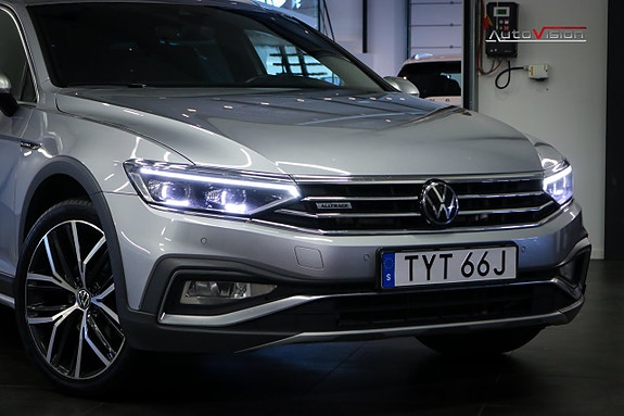 Volkswagen Passat Alltrack 4 of 5