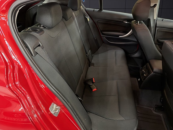 BMW 118i 18 of 30