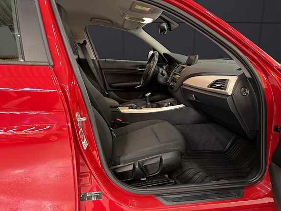 BMW 118i 17 of 30