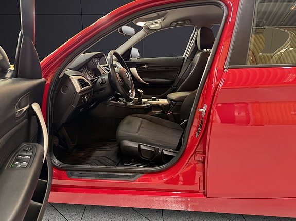 BMW 118i 16 of 30