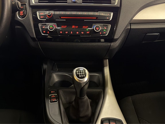 BMW 118i 24 of 30