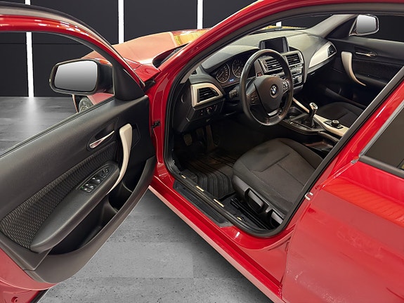 BMW 118i 14 of 30