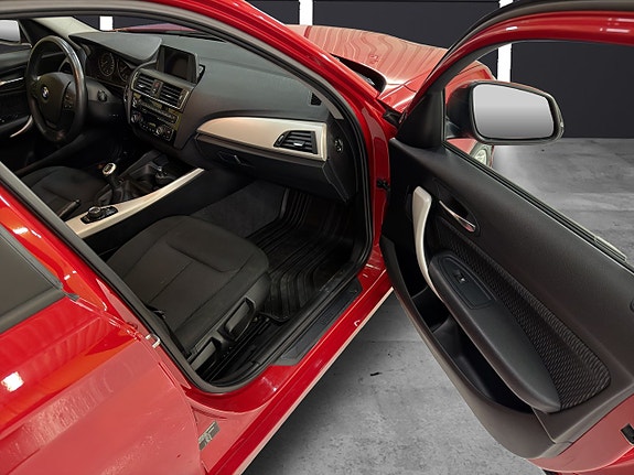 BMW 118i 15 of 30