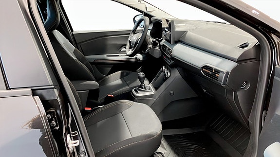Dacia Sandero 3 of 5