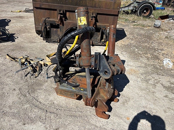 Grävmaskin Engcon Tiltmellandel b27 / s1