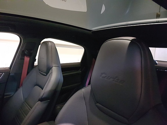 Porsche Cayenne 10 of 12