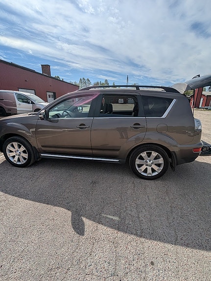 Mitsubishi Outlander 4 of 10