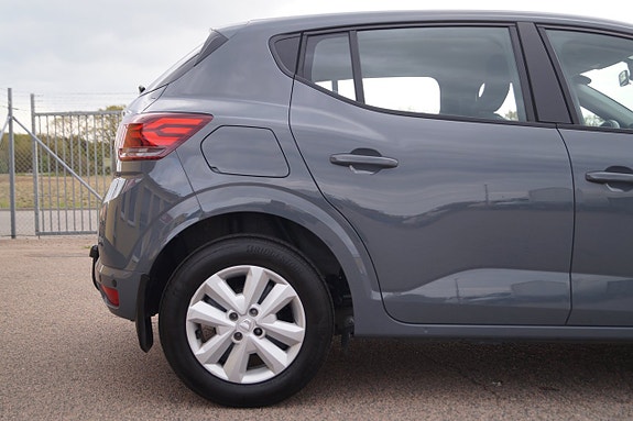 Dacia Sandero 13 of 24