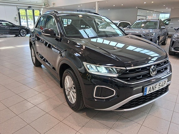 Volkswagen T-Roc 2 of 5