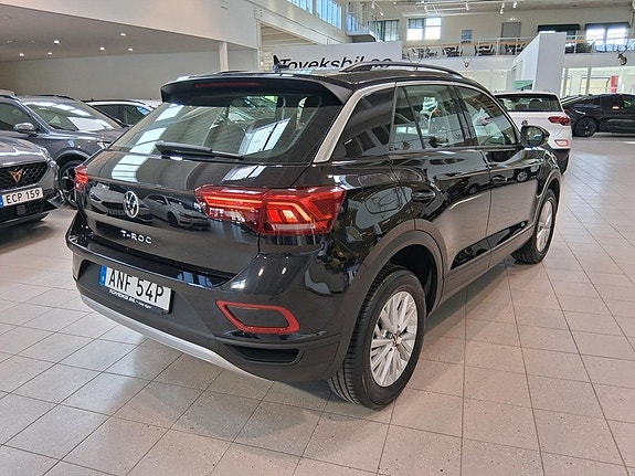 Volkswagen T-Roc 4 of 5