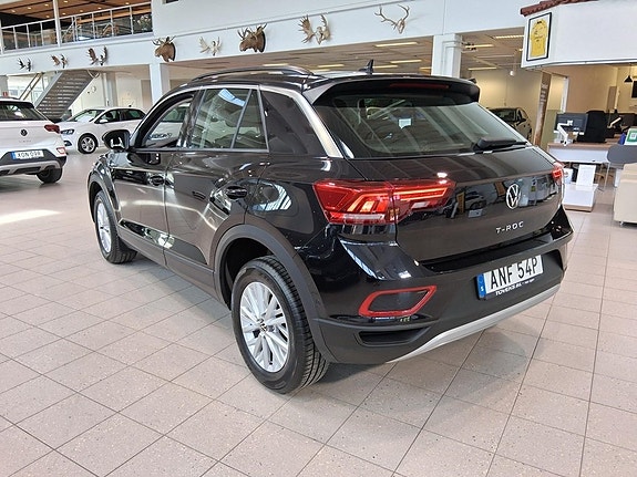 Volkswagen T-Roc 3 of 5