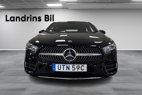 Mercedes-Benz A180 2 of 5